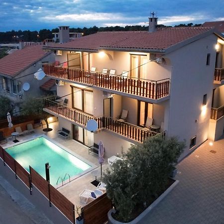 Pool Apartments Julia Задар Екстер'єр фото